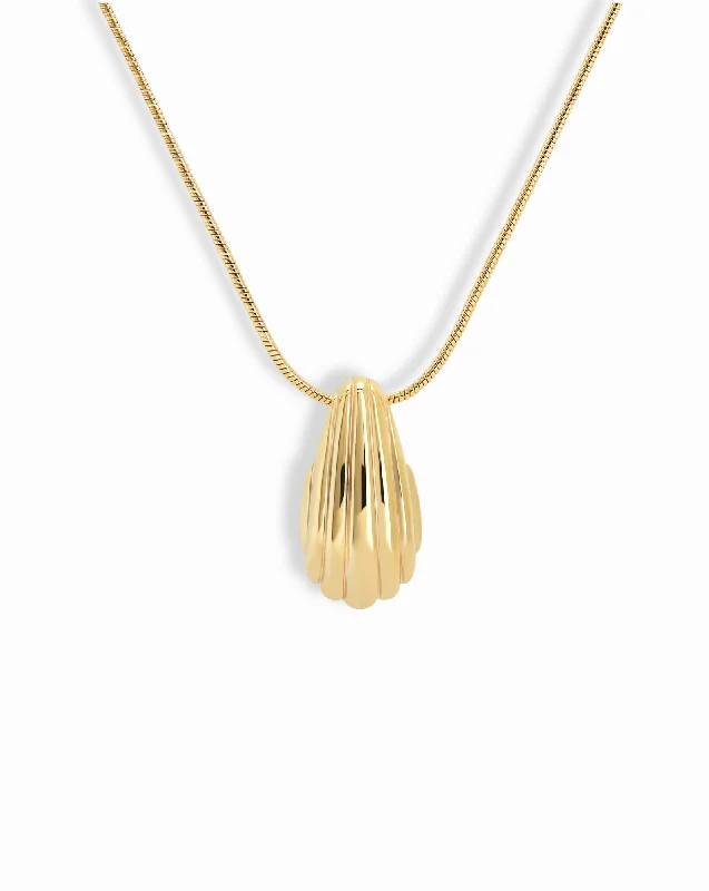 Pearls And Gold Necklaces-Susie Teardrop Necklace