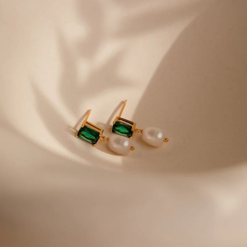 Classic Drop Earrings-Emerald Pearl Drop Earrings