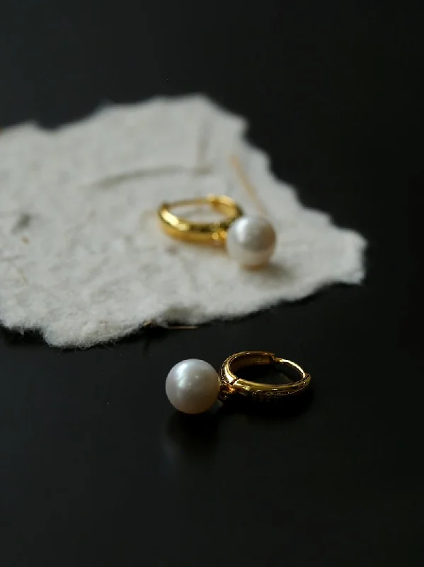 Gold Crystal Earrings-Minimalist Freshwater Pearl Drop Hoop Earrings